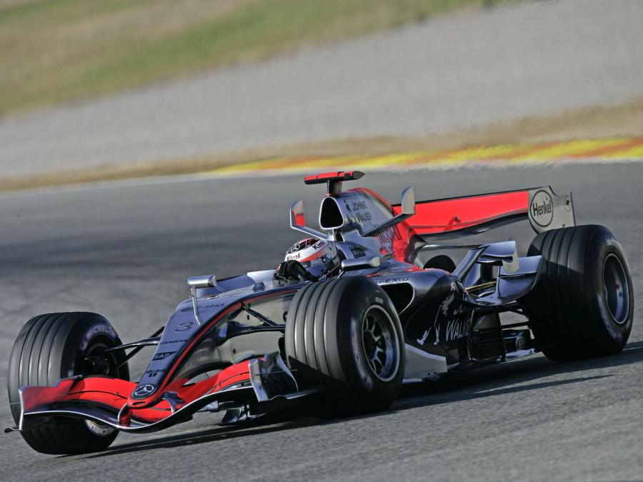 McLaren Mercedes-Benz MP4-21 2006 года  (фото 8 из 14)